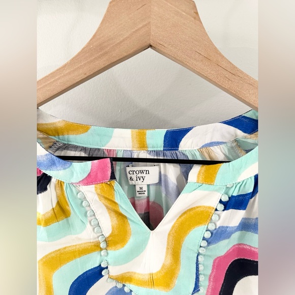 NWT Crown & Ivy Bell Sleeve Blouse Multicolor Size Medium - Picture 4 of 6